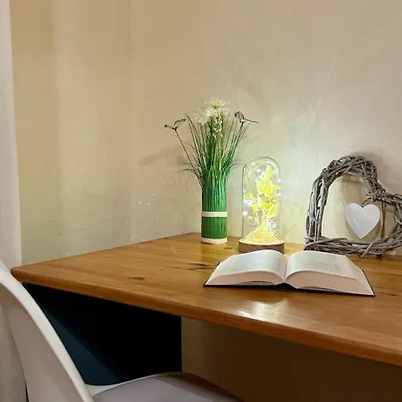 Gaestehaus Anna 4 Δωμάτια σε οικογενειακή κατοικία Γκρατς